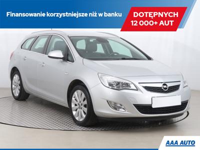 Opel Astra J Sports Tourer 1.4 Turbo ECOTEC 140KM 2012