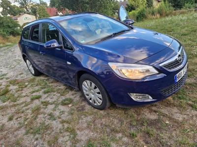 Używane Opel Astra - 18 900 PLN, 200 000 km, 2013