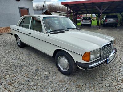 Używane Mercedes-Benz W123 - 32 000 PLN, 261 000 km, 1979