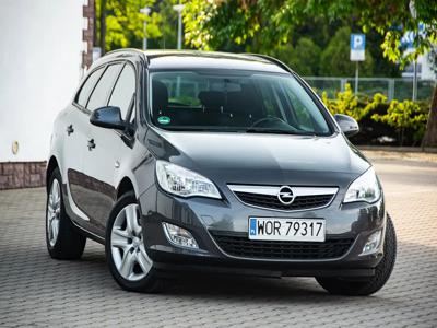Używane Opel Astra - 25 900 PLN, 135 000 km, 2011