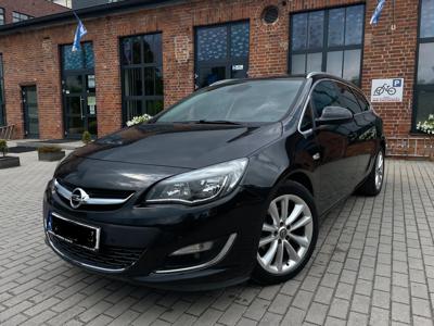 Używane Opel Astra - 25 999 PLN, 216 000 km, 2012