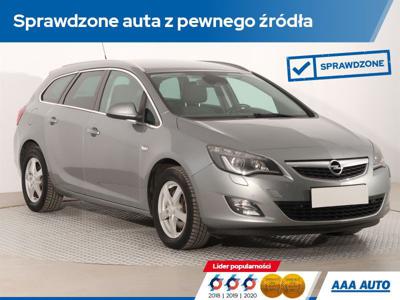 Używane Opel Astra - 27 000 PLN, 235 360 km, 2011