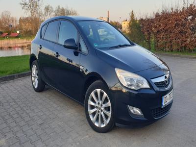 Używane Opel Astra - 28 400 PLN, 230 200 km, 2012