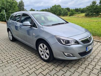 Używane Opel Astra - 29 900 PLN, 105 200 km, 2011
