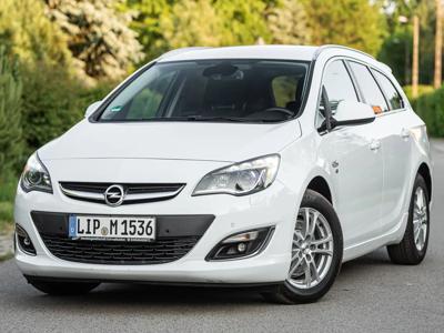 Używane Opel Astra - 35 900 PLN, 215 000 km, 2014