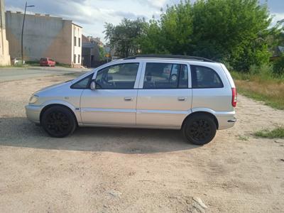 Używane Opel Zafira - 11 700 PLN, 201 000 km, 2004