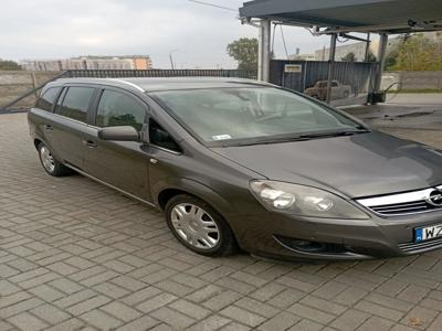 Używane Opel Zafira - 15 000 PLN, 340 000 km, 2010