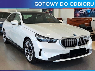 BMW Seria 5 G60-61 Sedan Plug-In 2.0 30e 299KM 2023