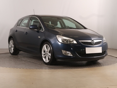 Opel Astra J , Skóra, Klimatronic, Tempomat, Parktronic