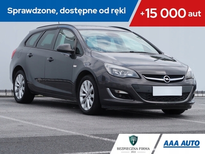 Opel Astra J Sports Tourer 1.4 Turbo ECOTEC 140KM 2012