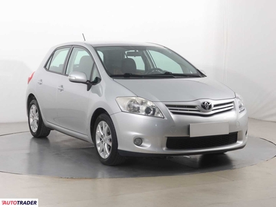 Toyota Auris 1.6 130 KM 2011r. (Piaseczno)