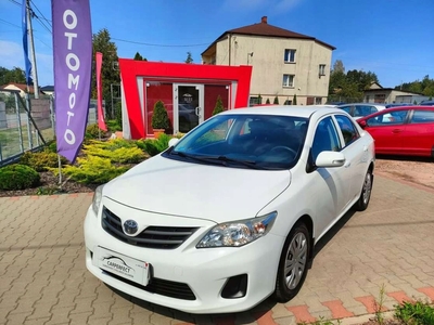 Toyota Corolla X Sedan Facelifting 1.6 Valvematic 132KM 2012