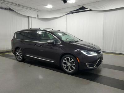 2017 Chrysler Pacifica Limited FWD