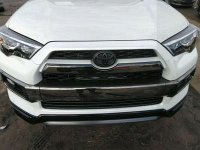 Toyota 4-Runner 2019, 4.0L, 4x4, porysowany lakier