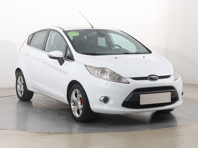 Ford Fiesta VII , GAZ, Klimatronic, Parktronic, Podgrzewane siedzienia,ALU