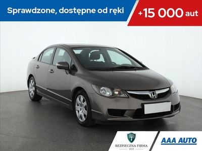 Honda Civic VIII Sedan 1.8 i-VTEC 140KM 2011