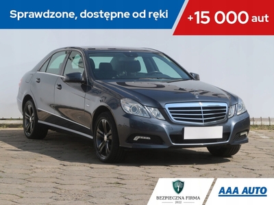 Mercedes Klasa E W212 Limuzyna 350 CDI BlueEFFICIENCY 231KM 2009