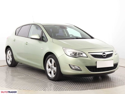 Opel Astra 1.6 113 KM 2010r. (Piaseczno)