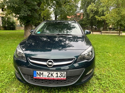 Opel Astra J Sports Tourer Facelifting 1.4 Turbo ECOTEC 140KM 2015