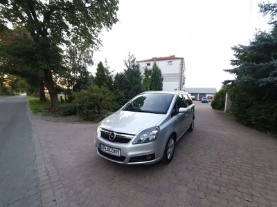 Opel Zafira B 1.8 ECOTEC 140KM 2007