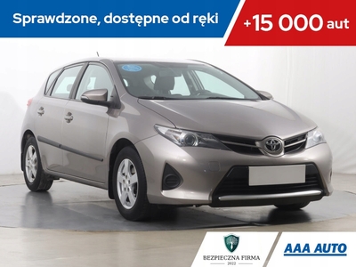 Toyota Auris II Hatchback 5d Dual VVT-i 100 99KM 2014