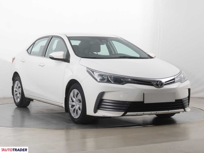 Toyota Corolla 1.4 88 KM 2017r. (Piaseczno)