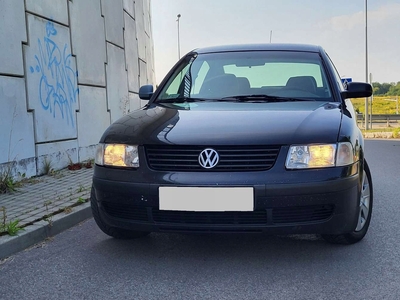 Volkswagen Passat B5 Sedan 1.9 TDI 110KM 1997