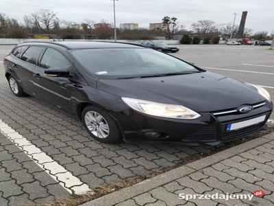 Ładny zadbany rodzinny ford focus