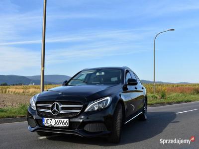 Mercedes C200 sam parkuje sam hamuje Bi-Led El. Klapa Navi