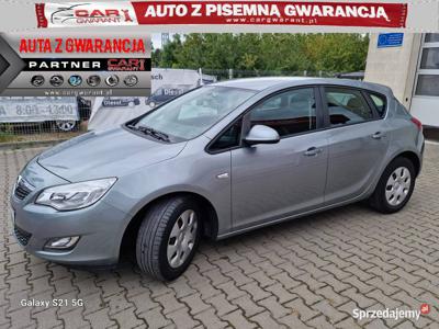 Opel Astra J 1.4 100 KM nawigacja klima super stan gwarancja