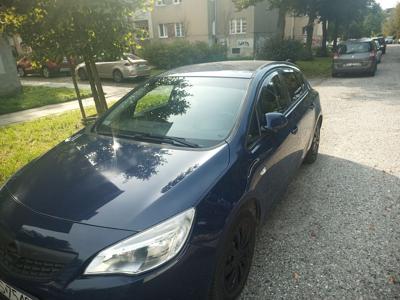 Opel Astra J 2011