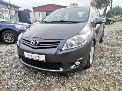 Toyota Auris I Hatchback 5d Facelifting 1.4 D-4D 90KM 2011