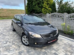 Kia Pro_cee'd 1.4 L Euro2012