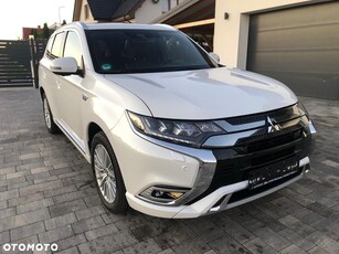 Mitsubishi Outlander 2.4 4WD Plug-In Hybrid Top