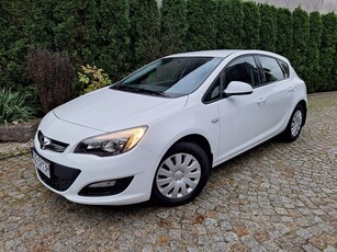 Opel Astra J Selection 1.6