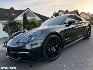 Porsche Panamera 4