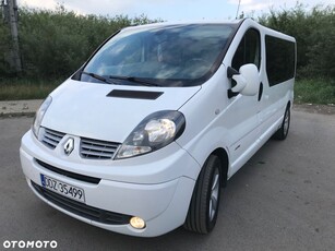 Renault Trafic 2.0 dCi 115 FAP Grand Passenger Black Edition