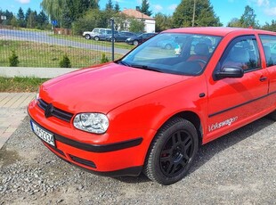 Volkswagen Golf IV 1.6 SR *zadbany*