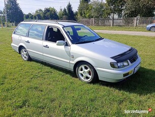 Volkswagen Passat B4 Davos 1.6 101 KM Klimatyzacja Hak