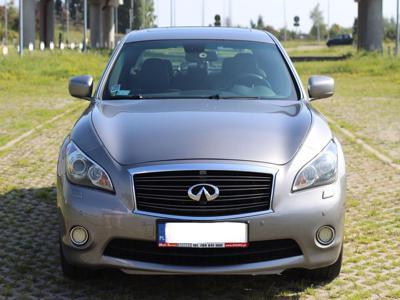 Infiniti M35h- rok 2013