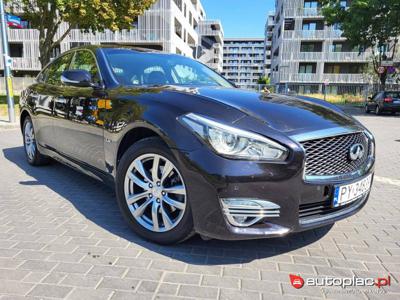 Infiniti Q70