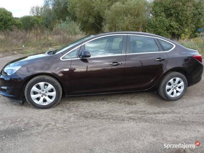 Opel Astra 1.4T 140 KM automat