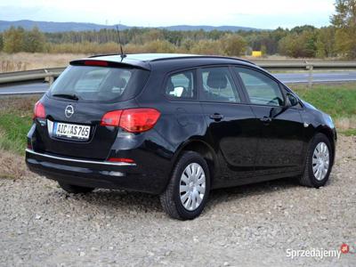 Opel Astra 2015r. | benzyna