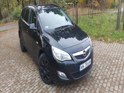 Opel Astra J Sports Tourer kombi