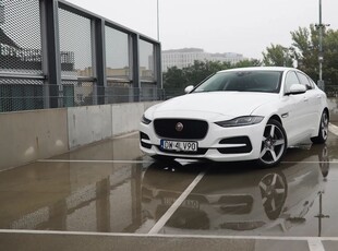 Jaguar XE 2.0 D180 S