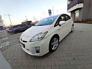 Toyota Prius (Hybrid)