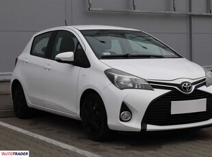 Toyota Yaris 1.4 88 KM 2015r. (Piaseczno)