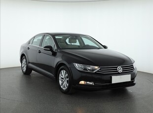 Volkswagen Passat B8 , Salon Polska, Klimatronic, Tempomat, Parktronic,