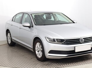 Volkswagen Passat B8 , Salon Polska, Navi, Klimatronic, Tempomat, Parktronic,