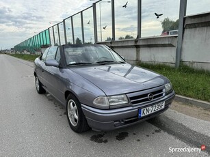 Astra Cabrio 2.0 benzyna